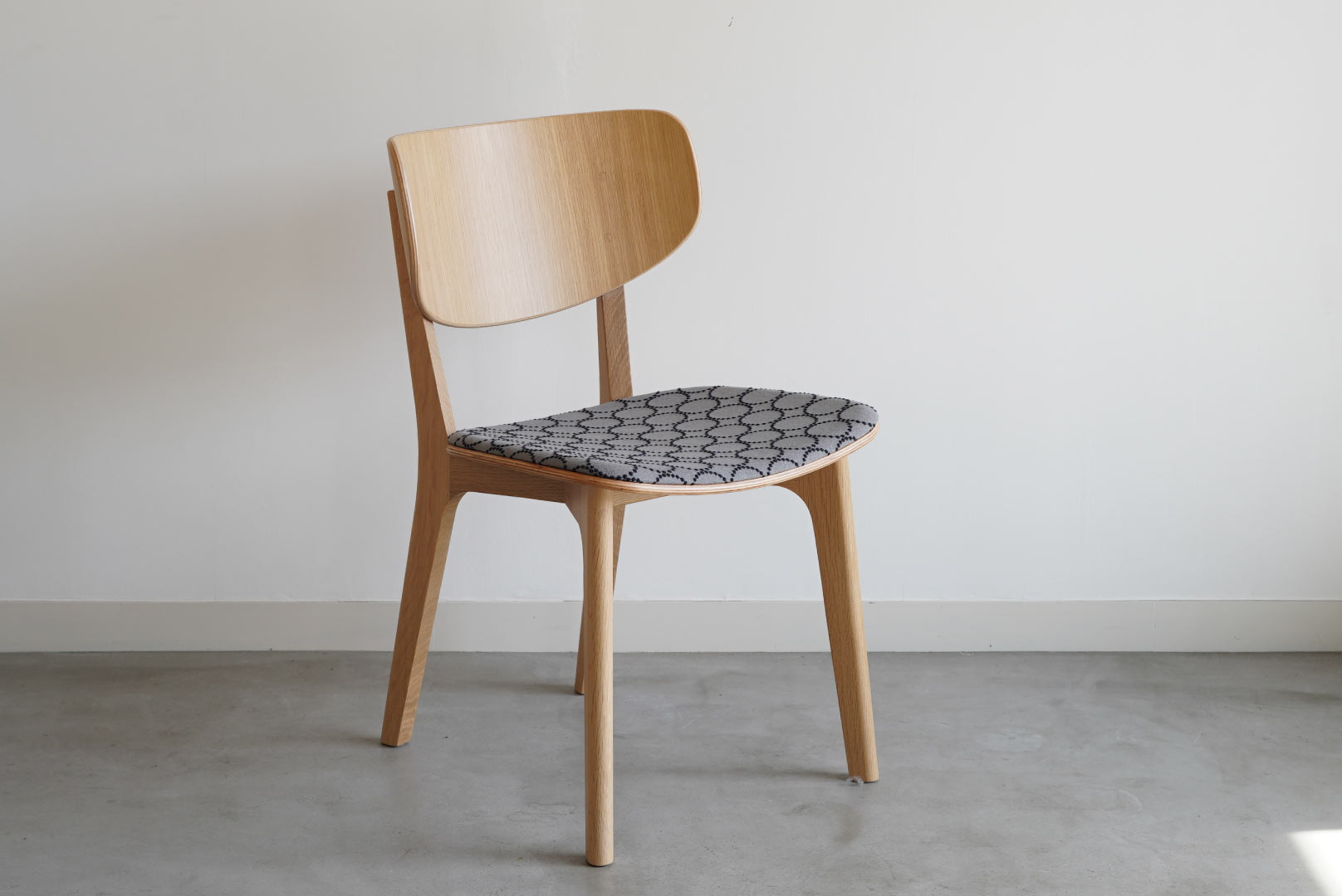 【店頭展示品セール】マルニコレクション ラウンディッシュチェア-ミナペルホネン